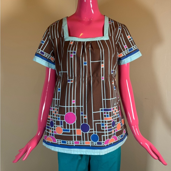 Koi By Kathy Peterson Tops - Koi Kathy Peterson Scrub Top Medium Geometric Print Empire Waist